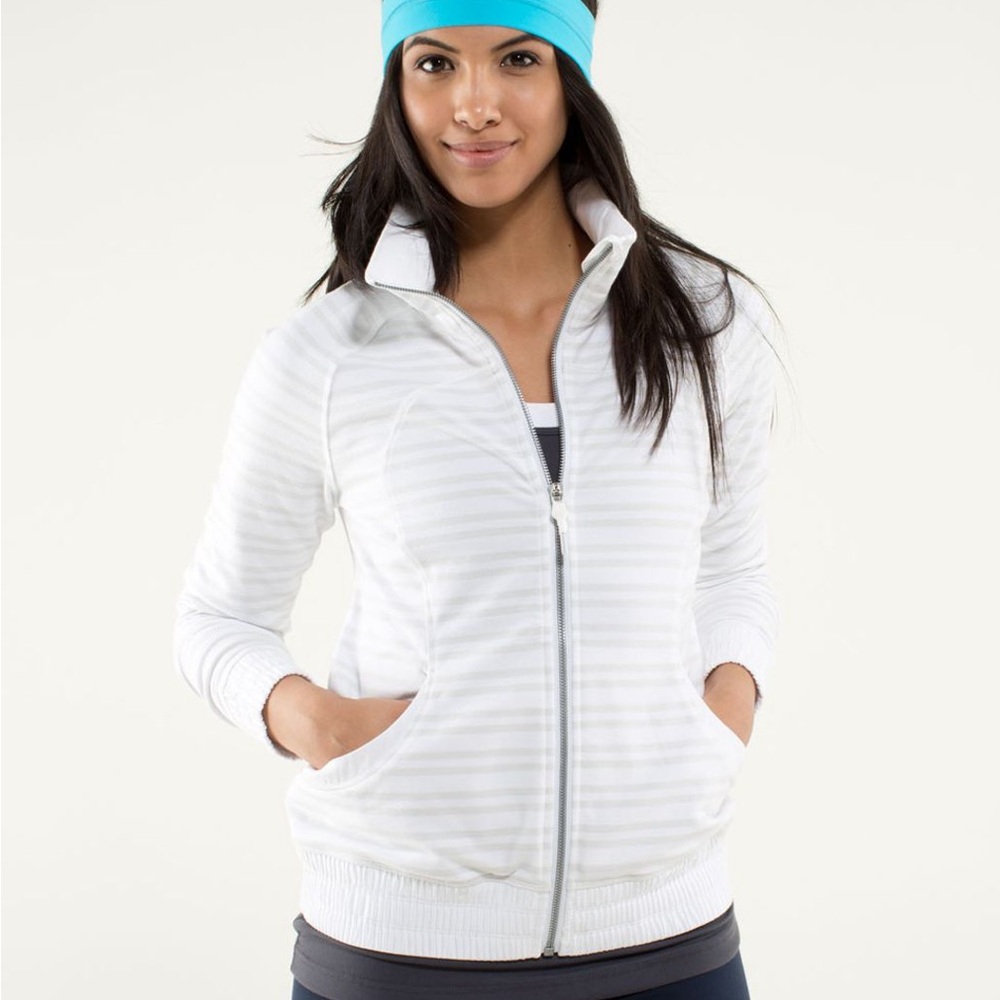 Lululemon Blissed Out Jacket
Twin Stripe Nimbus / White